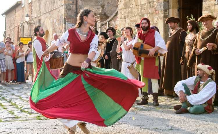 Folklore in Toscana: Festa Medievale di Monteriggioni, 9-10 Luglio 2022